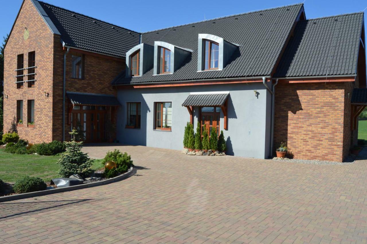 Vila Lipa Novy Bor Ngoại thất bức ảnh