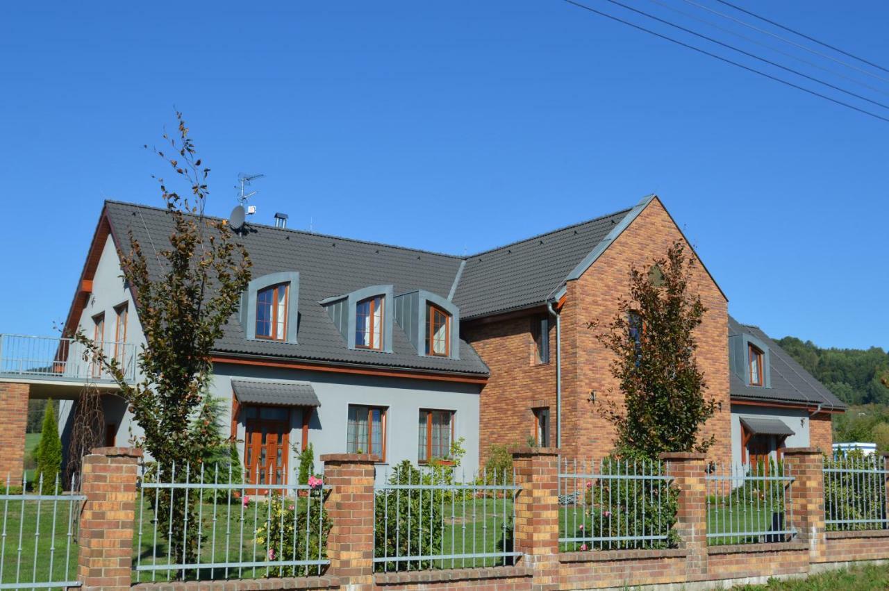 Vila Lipa Novy Bor Ngoại thất bức ảnh