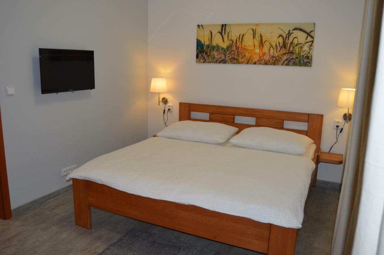 Vila Lipa Novy Bor Ngoại thất bức ảnh