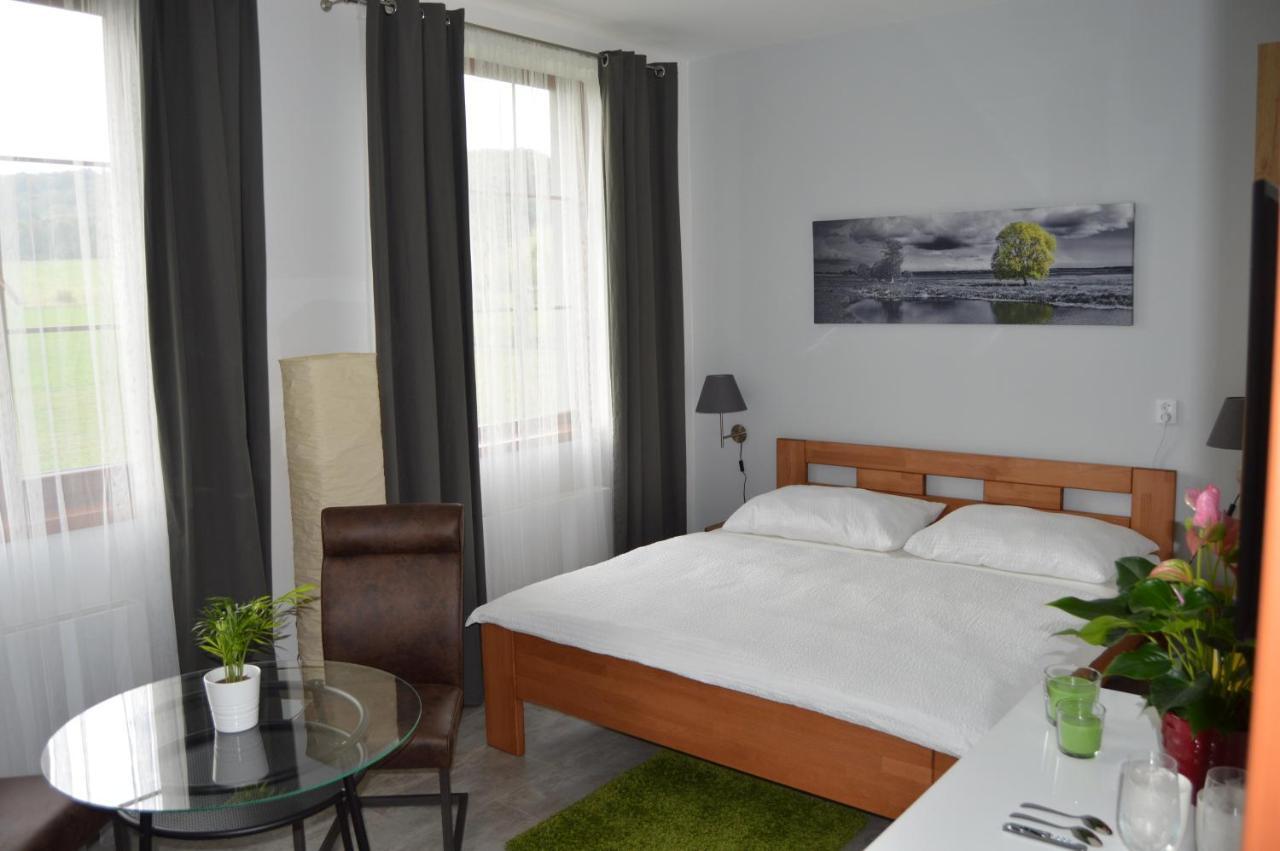 Vila Lipa Novy Bor Ngoại thất bức ảnh